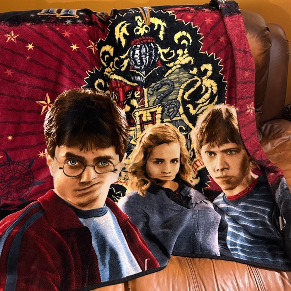HARRY POTTER SOFT PLUSHY BLANKET/THROW HERMIONE RON & HOGWARTS 4FTx5FT - Picture 10 of 11